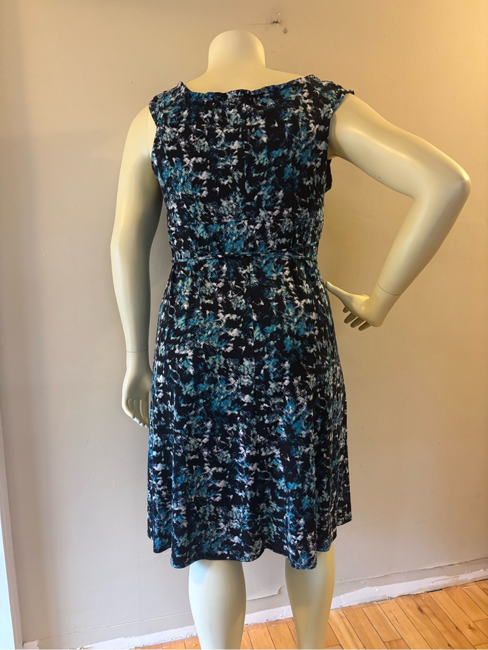 Axcess Liz Claiborne Abstract geometric Floral like Midi Dress, Sz XL. - Picture 6 of 14